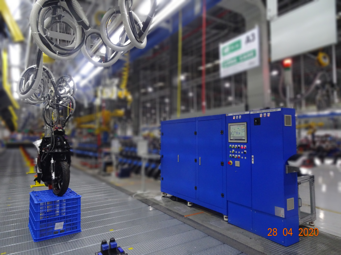 Lắp đặt hệ thống nạp dầu phanh ABS cho xe máy điện tại nhà máy Vinfast